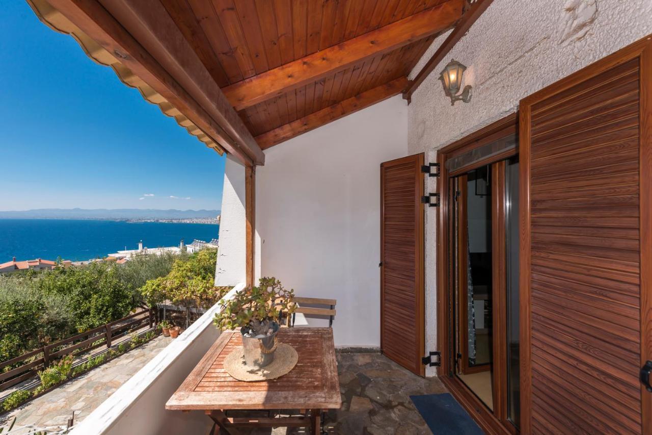 Апартаменты Seaside Heaven - Sunset Views Close To The Beach Каламата Экстерьер фото
