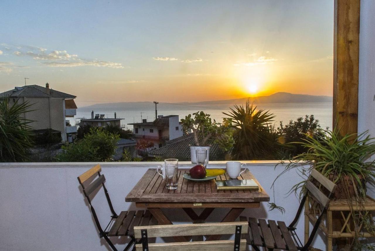 Апартаменты Seaside Heaven - Sunset Views Close To The Beach Каламата Экстерьер фото