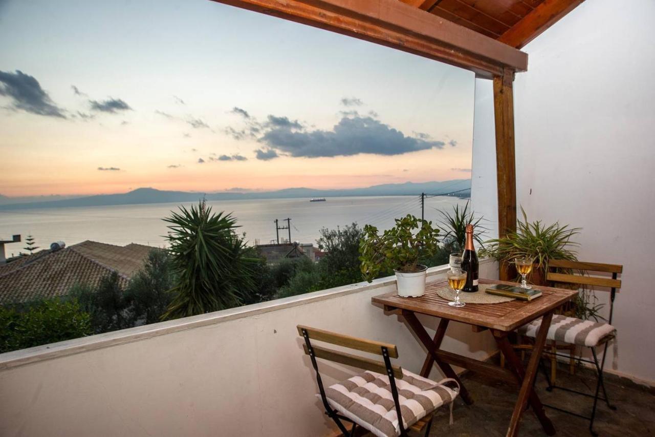 Апартаменты Seaside Heaven - Sunset Views Close To The Beach Каламата Экстерьер фото